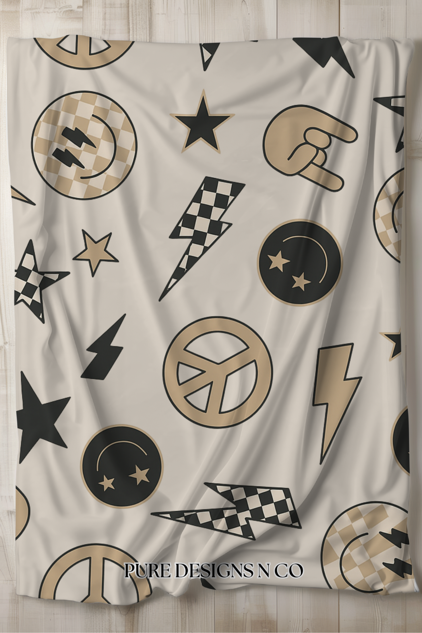 PRE ORDER - LARGE SMILEY LIGHTENING BOLT BLANKET